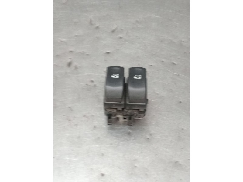 Recambio de mando elevalunas delantero izquierdo para renault clio iii (br0/1, cr0/1) 1.5 dci (br17, cr17) referencia OEM IAM 21