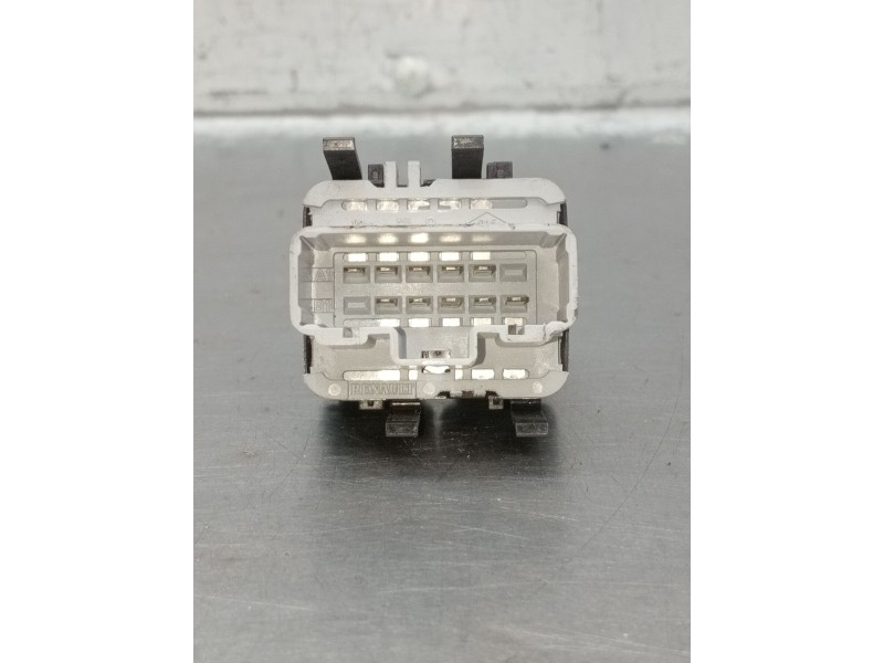 Recambio de mando elevalunas delantero izquierdo para renault clio iii (br0/1, cr0/1) 1.5 dci (br17, cr17) referencia OEM IAM 21