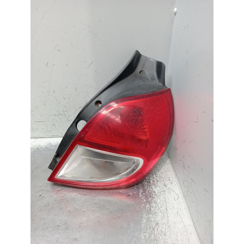 Recambio de piloto trasero derecho para renault clio iii (br0/1, cr0/1) 1.5 dci (br17, cr17) referencia OEM IAM 8200776050  2009