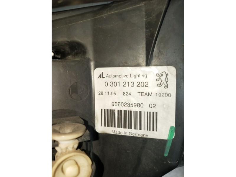 Recambio de faro derecho para peugeot 407 (6d_) 1.6 hdi 110 (6d9hzc, 6d9hyc) referencia OEM IAM 9660235980 0301213202 2004
