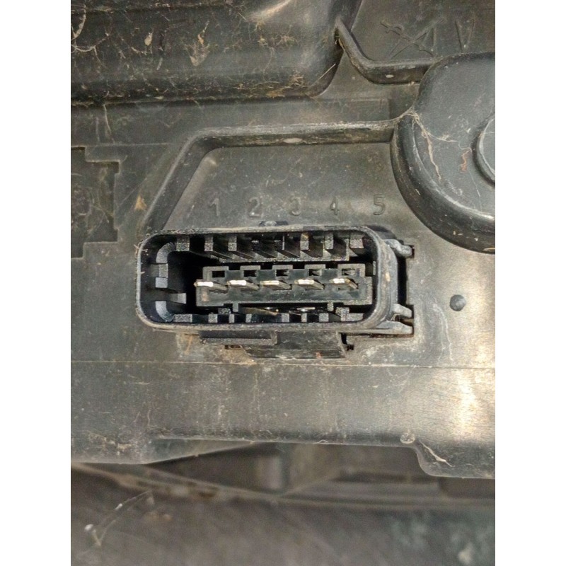 Recambio de faro izquierdo para renault clio iii (br0/1, cr0/1) 1.5 dci (br17, cr17) referencia OEM IAM 8200892493 PARA PULIR 89