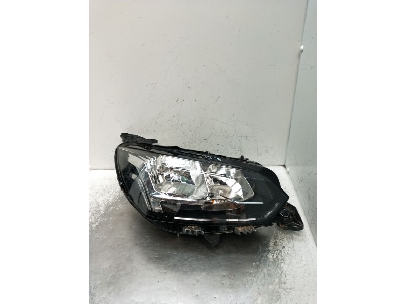 Recambio de faro derecho para peugeot 208 (p2) referencia OEM IAM 9823193880 90174685 