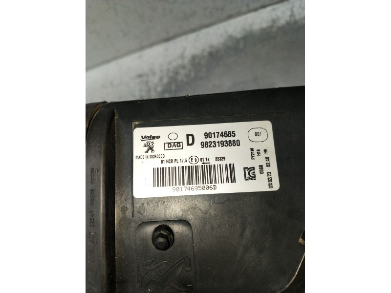 Recambio de faro derecho para peugeot 208 (p2) referencia OEM IAM 9823193880 90174685 