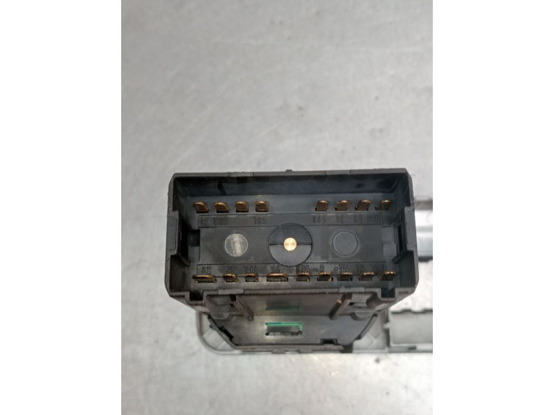 Recambio de mando luces para audi a3 (8l1) 1.9 tdi referencia OEM IAM 8L1941531G 04052113 2000