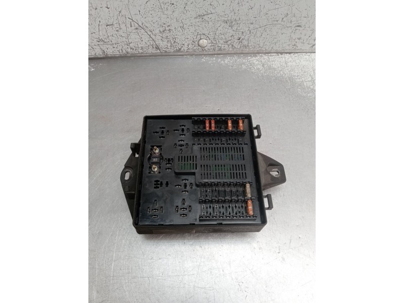 Recambio de caja reles / fusibles para jaguar xj 2.7 d xj6 executive referencia OEM IAM   2005