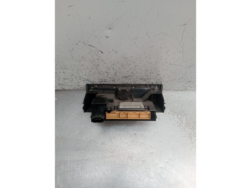 Recambio de mando calefaccion / aire acondicionado para audi a3 (8l1) 1.9 tdi referencia OEM IAM 8L0820043H 5HB00818400 2000
