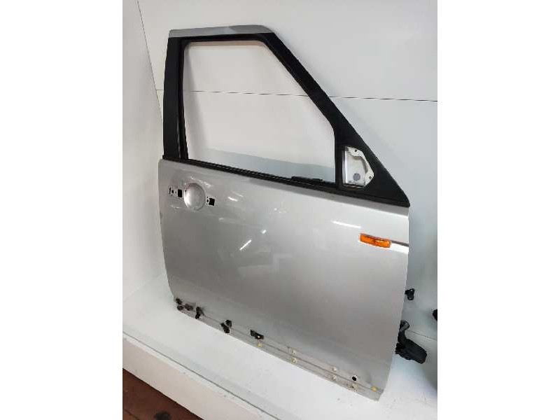 Recambio de puerta delantera derecha para land rover discovery v6 td se referencia OEM IAM LR016462  