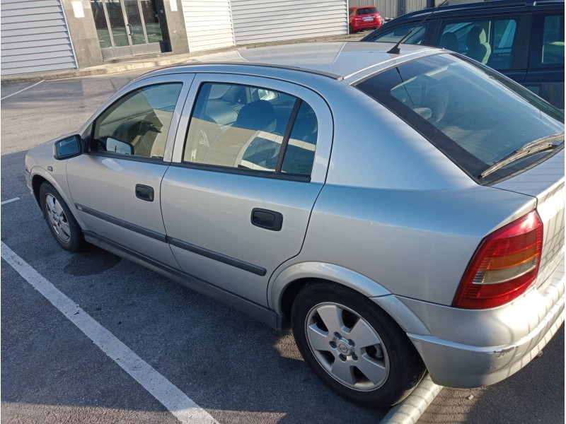 opel astra g berlina del año 1999
