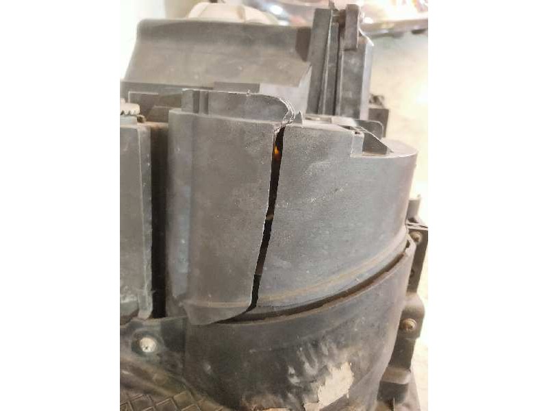Recambio de faro derecho para land rover discovery v6 td se referencia OEM IAM XBC500402  
