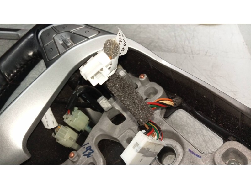 Recambio de volante para ssangyong tivoli 1.6 turbodiesel cat referencia OEM IAM 8916035000  