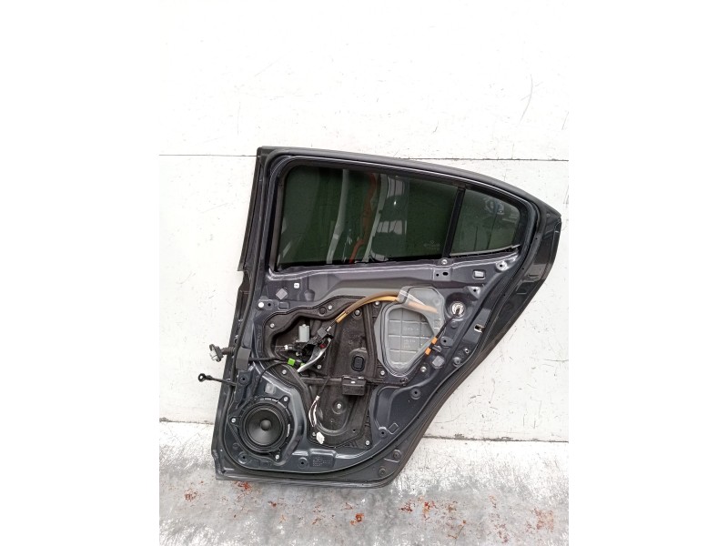 Recambio de puerta trasera derecha para mazda 3 lim. () center-line referencia OEM IAM   5P