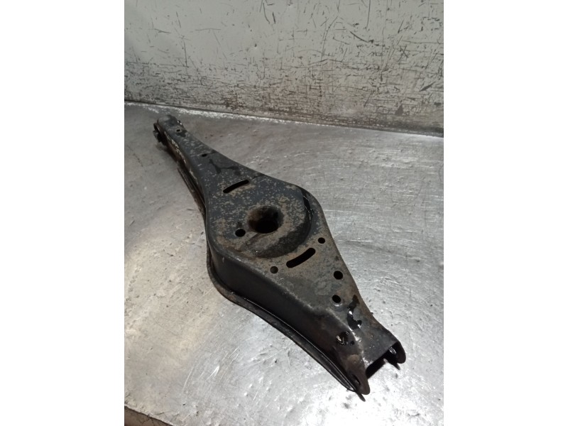 Recambio de brazo suspension inferior trasero izquierdo para volkswagen touran (1t1, 1t2) 1.9 tdi referencia OEM IAM  POSTERIOR 