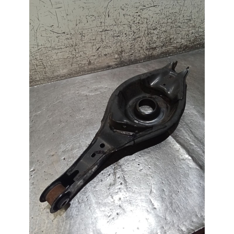 Recambio de brazo suspension inferior trasero derecho para mazda 3 lim. () center-line referencia OEM IAM  14 POSTERIOR