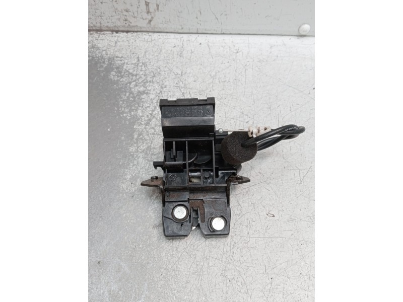 Recambio de motor cierre centralizado porton para mercedes-benz clk (c209) clk 320 cdi (209.320) referencia OEM IAM A1717500085 