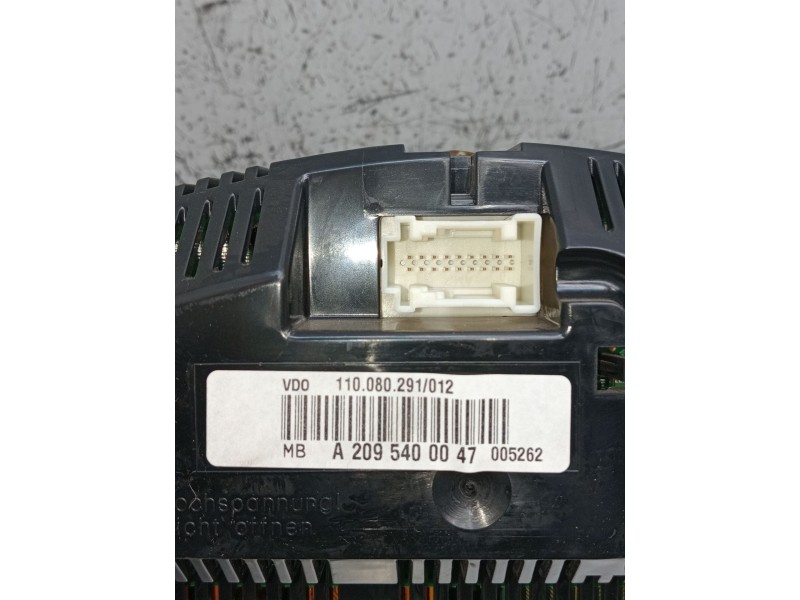 Recambio de cuadro instrumentos para mercedes-benz clk (c209) clk 320 cdi (209.320) referencia OEM IAM A2095400047 110080291 C20