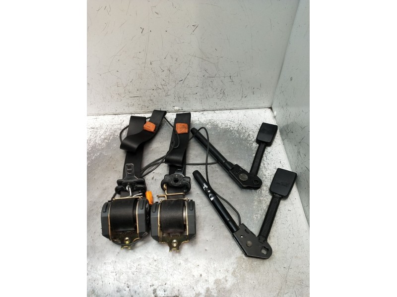 Recambio de juego cinturones delantero para ford focus i (daw, dbw) 1.8 tdci referencia OEM IAM   2002