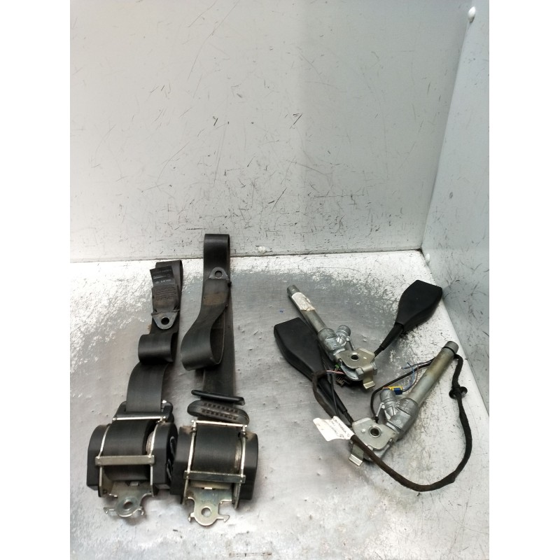 Recambio de juego cinturones delantero para renault kangoo / grand kangoo ii (kw0/1_) 1.5 dci 85 (kw0k, kw0l, kw0b) referencia O