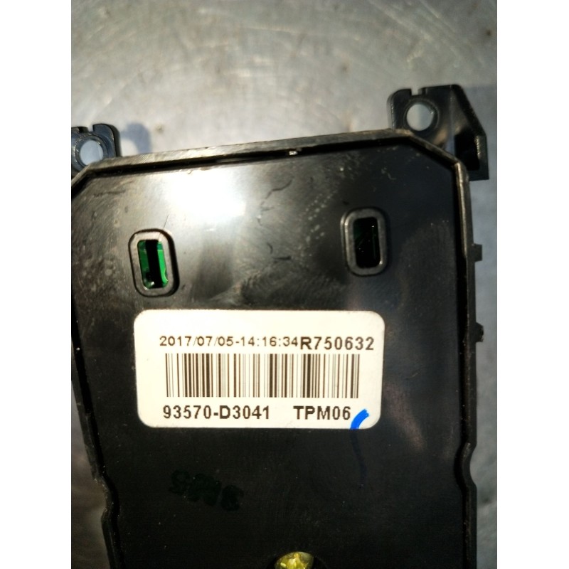 Recambio de mando elevalunas delantero izquierdo para hyundai tucson (tl, tle) 1.6 gdi referencia OEM IAM 93570D3041 5P 2015