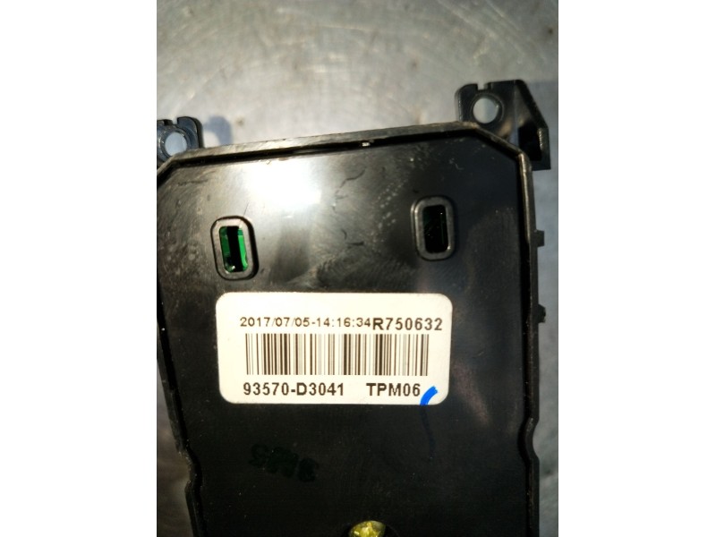 Recambio de mando elevalunas delantero izquierdo para hyundai tucson (tl, tle) 1.6 gdi referencia OEM IAM 93570D3041 5P 2015