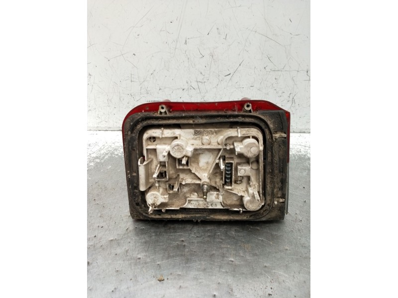 Recambio de piloto trasero izquierdo para peugeot 205 ii (20a/c) 1.7 diesel referencia OEM IAM   1990