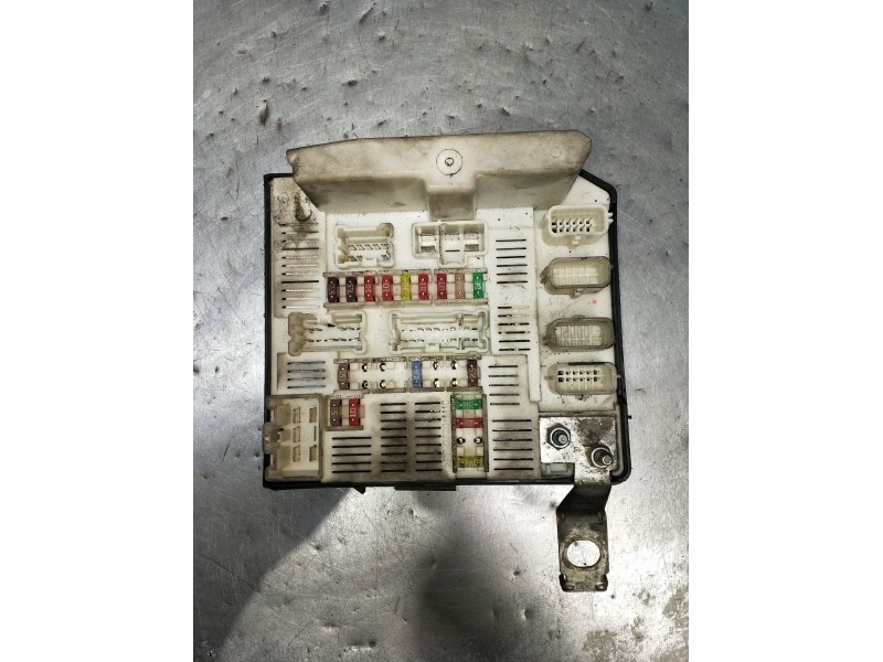 Recambio de caja reles / fusibles para renault kangoo / grand kangoo ii (kw0/1_) 1.5 dci 85 (kw0k, kw0l, kw0b) referencia OEM IA