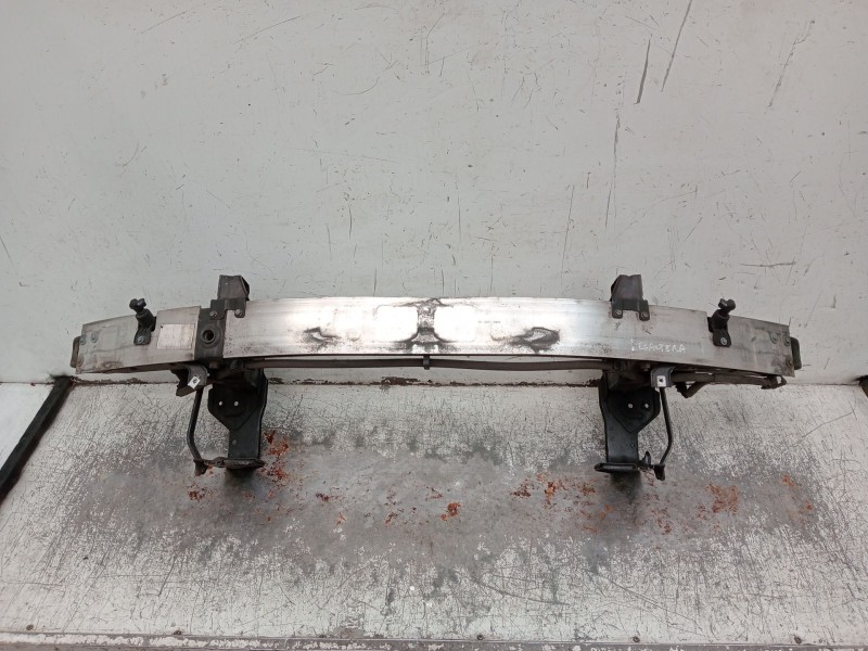 Recambio de refuerzo paragolpes delantero para mercedes-benz clk (c209) clk 320 cdi (209.320) referencia OEM IAM   C209 2002