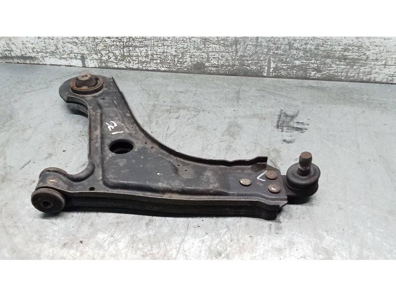 Recambio de brazo suspension inferior delantero izquierdo para daewoo nubira sedán (j200) 1.6 referencia OEM IAM   03