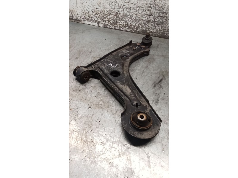 Recambio de brazo suspension inferior delantero derecho para daewoo nubira sedán (j200) 1.6 referencia OEM IAM   03
