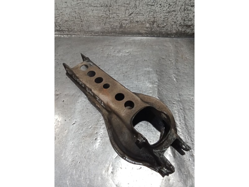 Recambio de brazo suspension inferior trasero izquierdo para volvo s60 i (384) 2.4 referencia OEM IAM  00 CENTRO