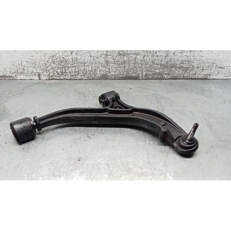 Recambio de brazo suspension inferior delantero derecho para chrysler voyager iv (rg, rs) 2.5 crd referencia OEM IAM   04