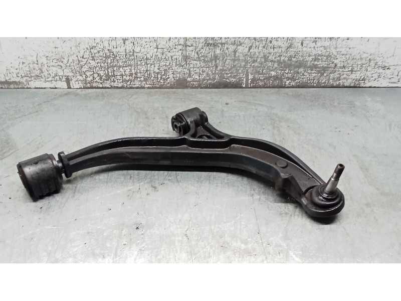 Recambio de brazo suspension inferior delantero derecho para chrysler voyager iv (rg, rs) 2.5 crd referencia OEM IAM   04