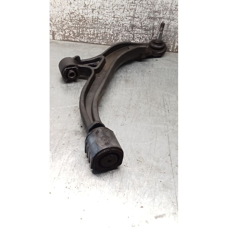 Recambio de brazo suspension inferior delantero derecho para chrysler voyager iv (rg, rs) 2.5 crd referencia OEM IAM   04