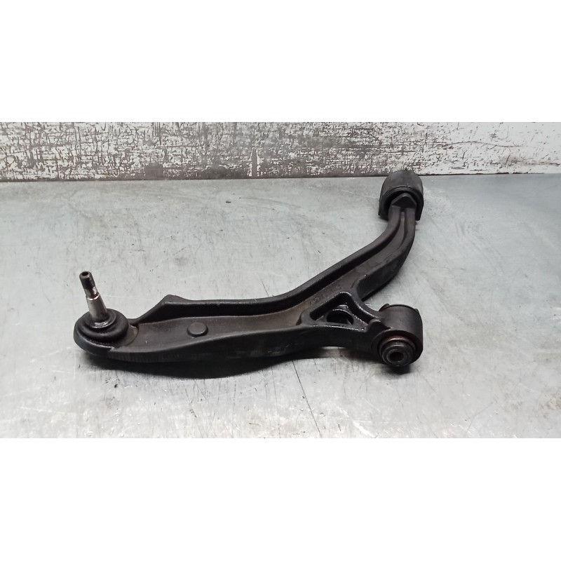 Recambio de brazo suspension inferior delantero derecho para chrysler voyager iv (rg, rs) 2.5 crd referencia OEM IAM   04