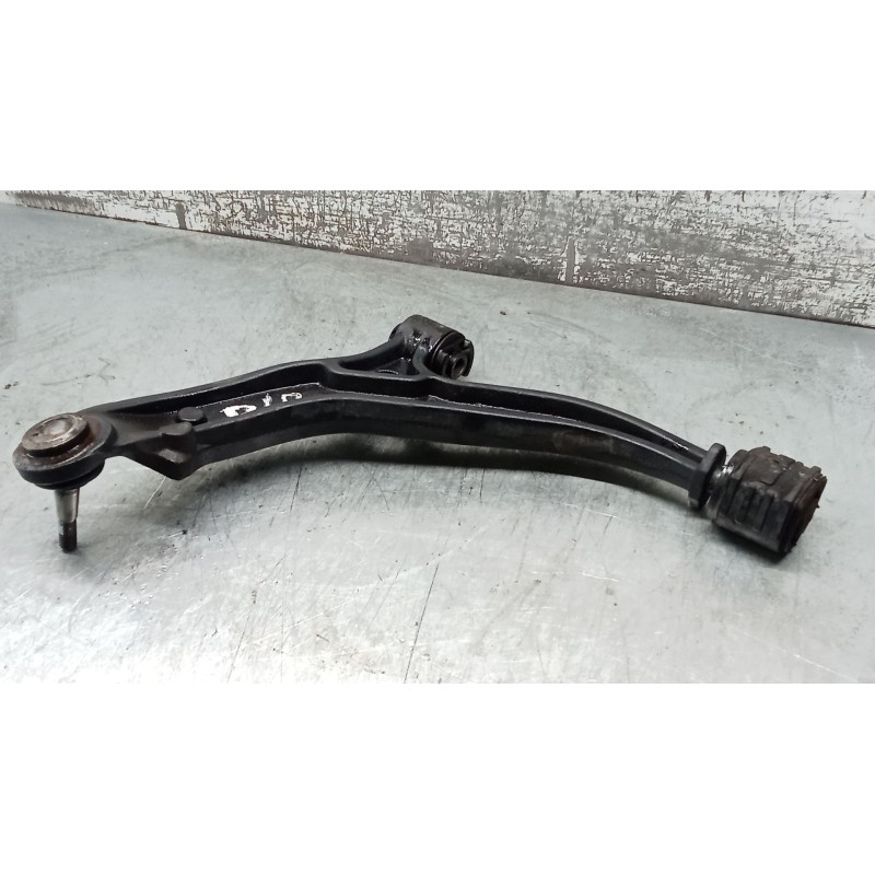 Recambio de brazo suspension inferior delantero derecho para chrysler voyager iv (rg, rs) 2.5 crd referencia OEM IAM   04