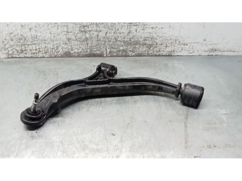 Recambio de brazo suspension inferior delantero izquierdo para chrysler voyager iv (rg, rs) 2.5 crd referencia OEM IAM   04