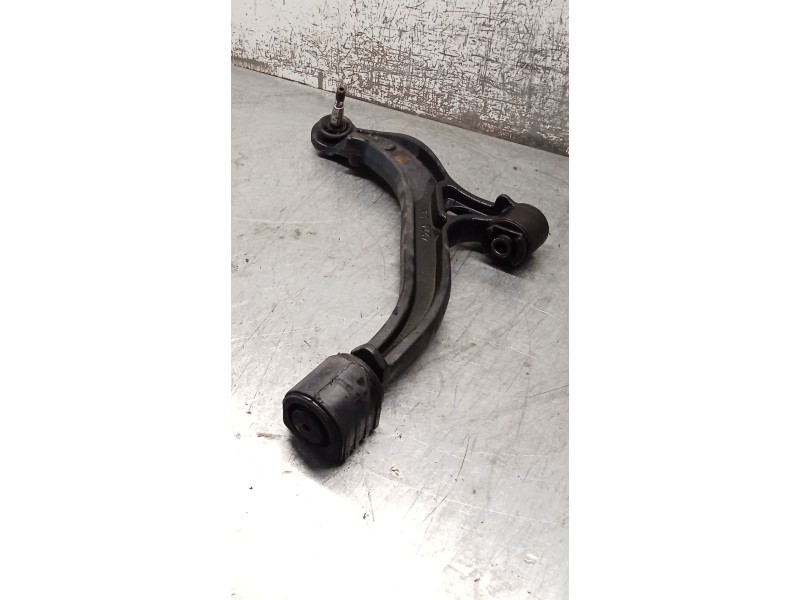Recambio de brazo suspension inferior delantero izquierdo para chrysler voyager iv (rg, rs) 2.5 crd referencia OEM IAM   04