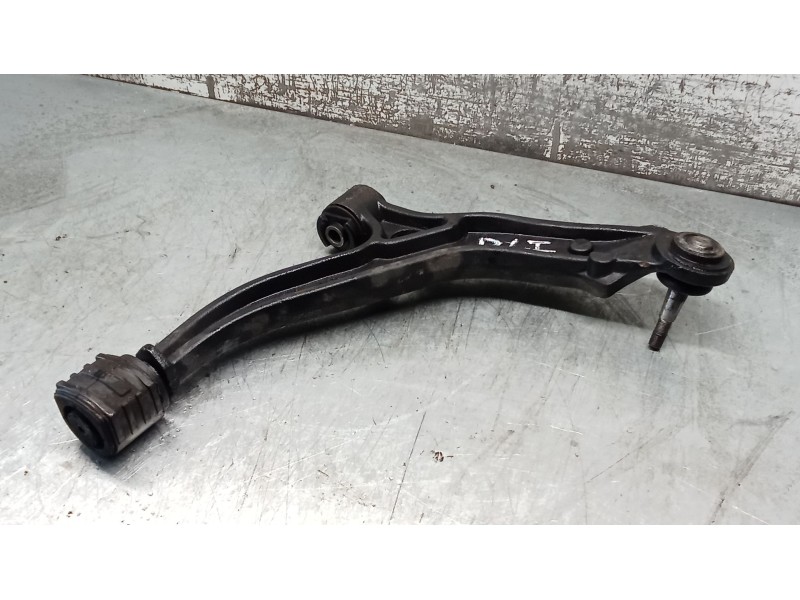 Recambio de brazo suspension inferior delantero izquierdo para chrysler voyager iv (rg, rs) 2.5 crd referencia OEM IAM   04