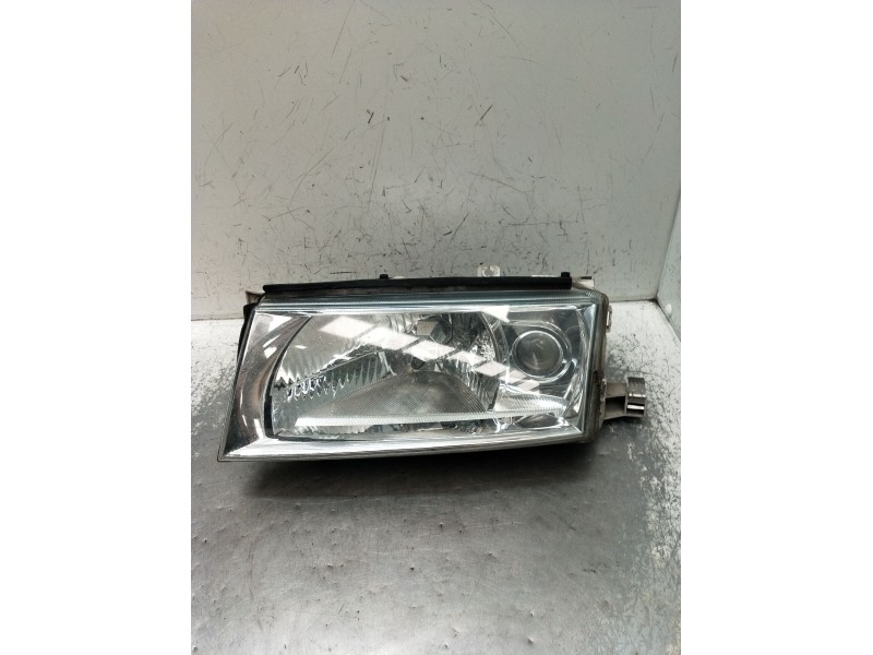Recambio de faro izquierdo para skoda octavia i (1u2) 1.6 referencia OEM IAM 1U1941015E  2000