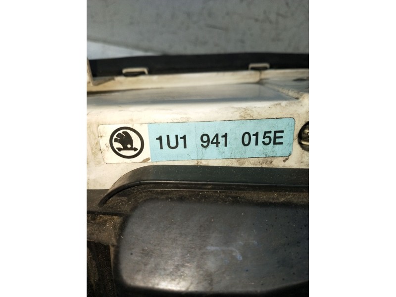 Recambio de faro izquierdo para skoda octavia i (1u2) 1.6 referencia OEM IAM 1U1941015E  2000