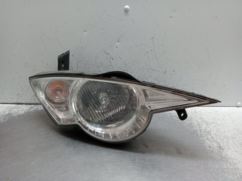 Recambio de faro derecho para ssangyong actyon sports xdi 4wd referencia OEM IAM   2007