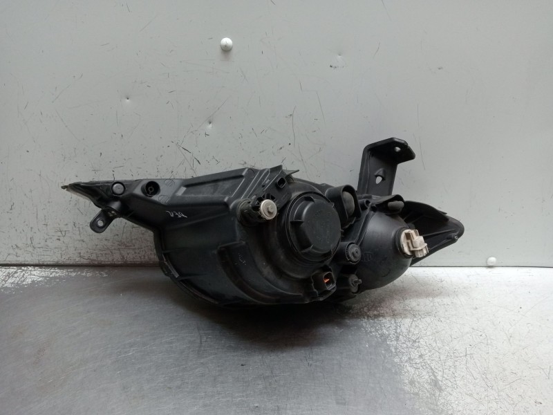 Recambio de faro derecho para ssangyong actyon sports xdi 4wd referencia OEM IAM   2007