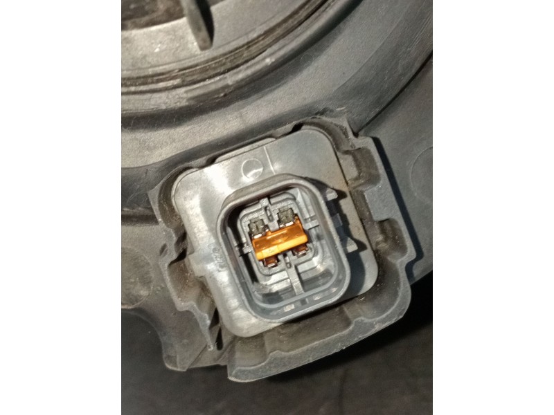 Recambio de faro derecho para ssangyong actyon sports xdi 4wd referencia OEM IAM   2007