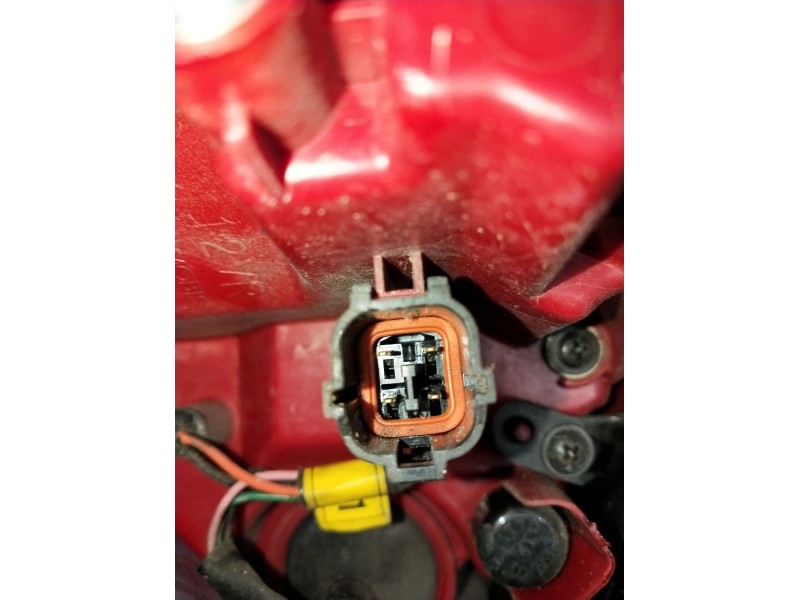 Recambio de piloto trasero derecho para kia sportage concept 4x2 referencia OEM IAM 924023W610  2010