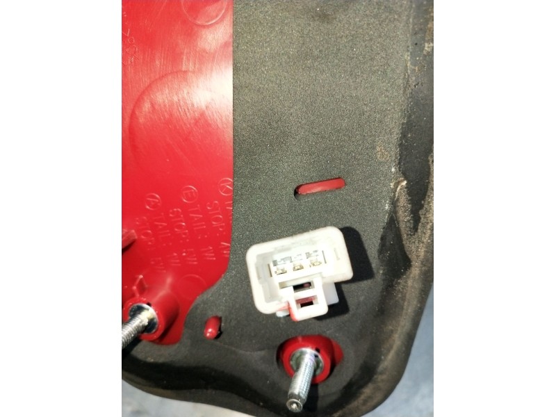 Recambio de piloto trasero derecho interior para kia sportage concept 4x2 referencia OEM IAM   2010