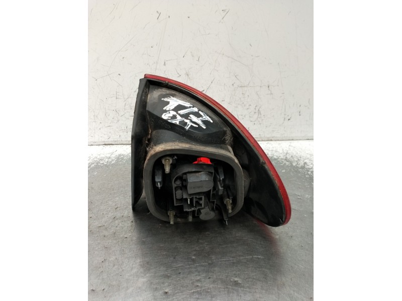 Recambio de piloto trasero izquierdo para renault megane i classic (la0/1_) 1.6 16v (la00, la04, la0b, la11, la16, la19, la1j, l