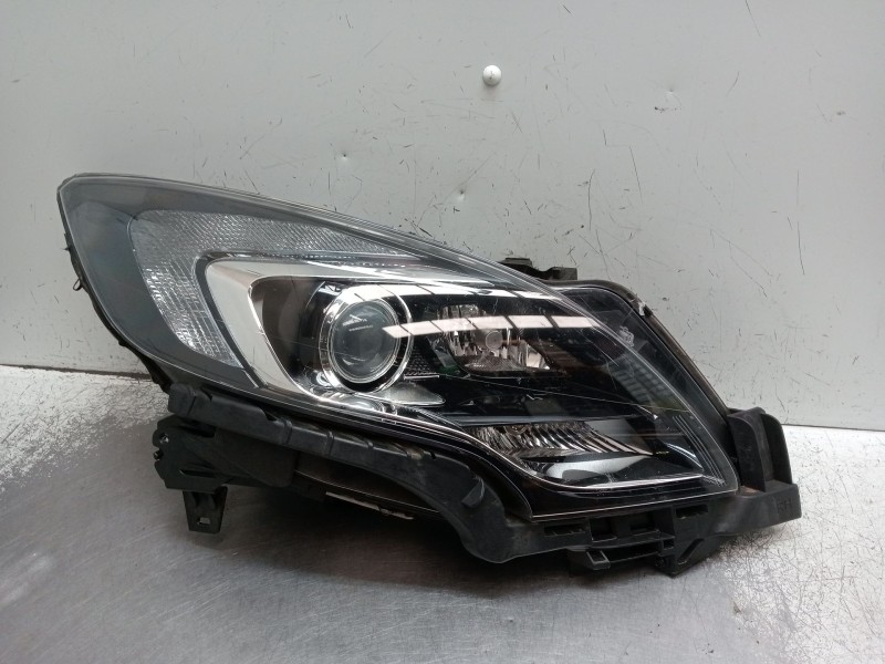 Recambio de faro derecho para opel zafira tourer c (p12) 1.6 cdti (75) referencia OEM IAM 13401002 XENON 130702398300 2012