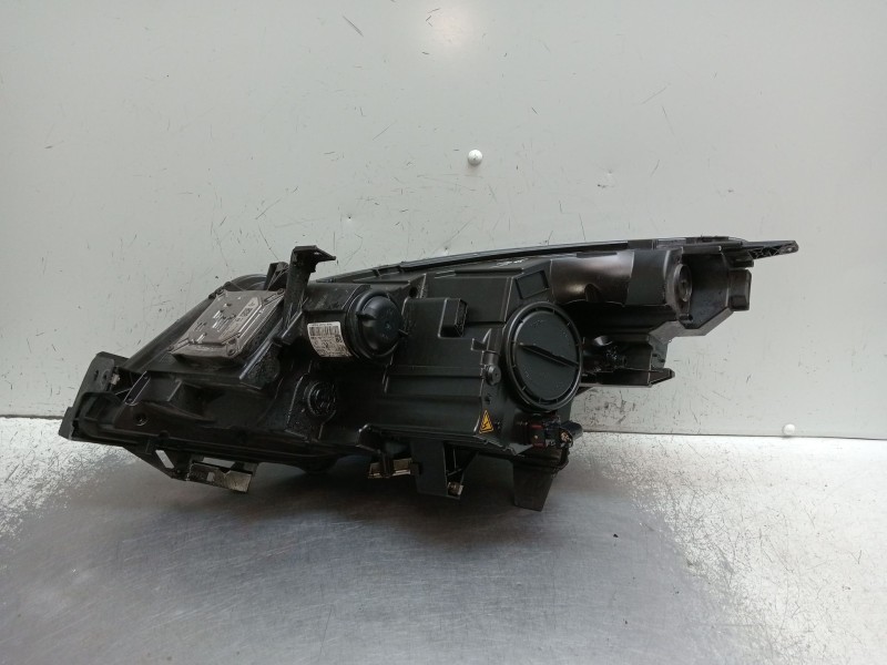 Recambio de faro derecho para opel zafira tourer c (p12) 1.6 cdti (75) referencia OEM IAM 13401002 XENON 130702398300 2012