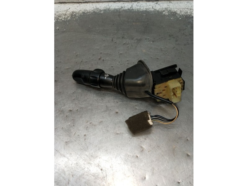 Recambio de mando limpia para daewoo nubira sedán (j200) 1.6 referencia OEM IAM 96552842 52133B1000 2003