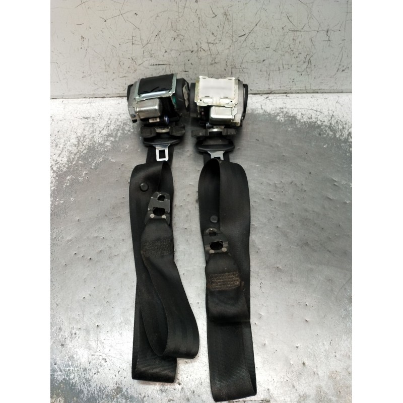Recambio de juego cinturones delantero para volkswagen touareg (7la, 7l6, 7l7) 3.0 v6 tdi referencia OEM IAM  3P 2003