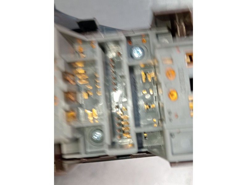 Recambio de mando elevalunas delantero izquierdo para toyota rav 4 v (_a5_, _h5_) 2.5 hybrid awd (axah54) referencia OEM IAM   2